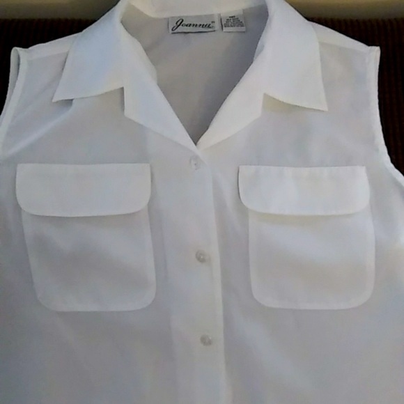 Joanna White Sleeveless Blouse. Size M - Picture 3 of 7